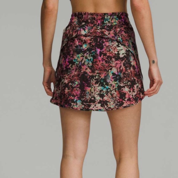 Lululemon Hotty Hot High-Rise Skirt - Picture 11 of 15